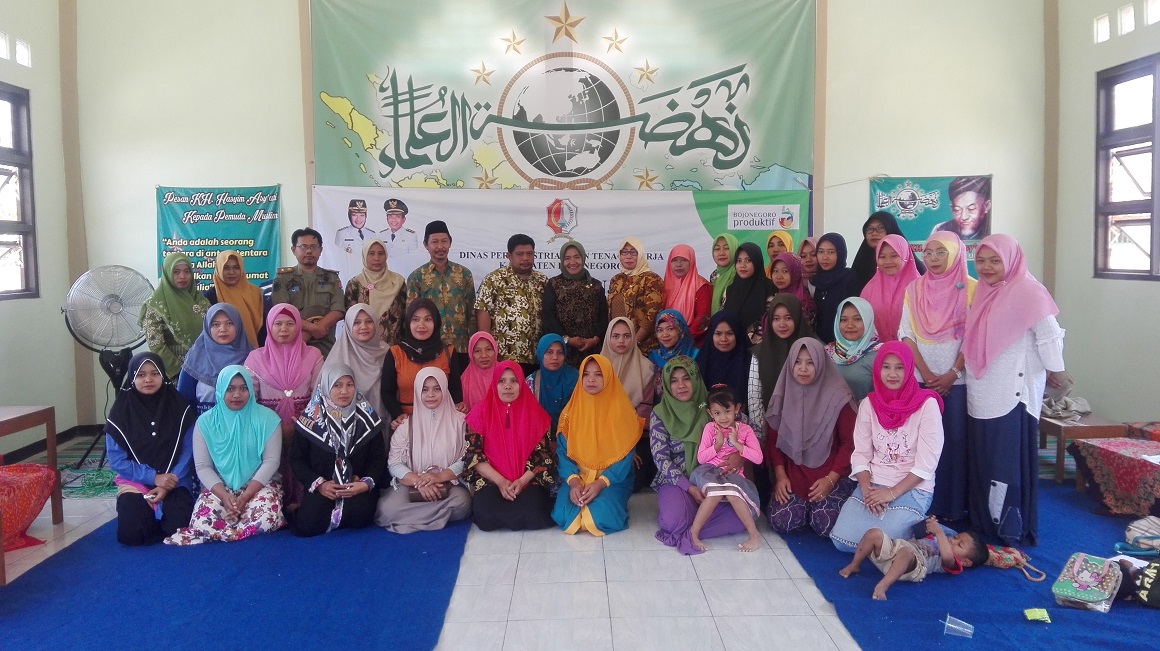 Pembukaan Pelatihan Menjahit untuk PAC Muslimat NU Bubulan